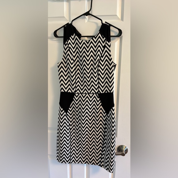 Business dress. - Picture 1 of 2